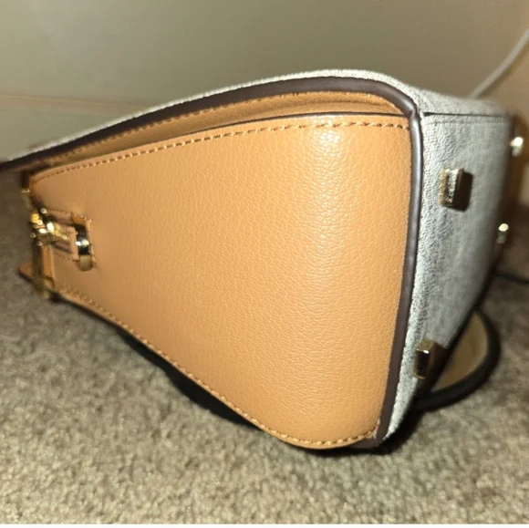 Michael Kors Cream and Tan Satchel Bag - Picture 8 of 14